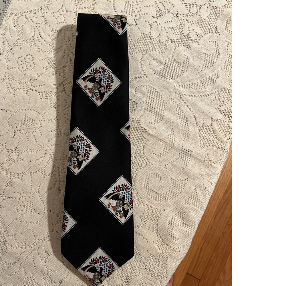 Vintage Tergal Black Patriotic Eagle Diamond Wreath Necktie Americana Wide Tie